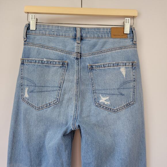 American  Eagle Outfitters Distressed Mom Jeans Size 2 Short - Picture 5 of 12